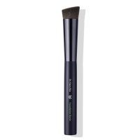 Dr. Hauschka Foundation Brush: A flat, slanted make-up brush Dr. Hauschka Foundation Brush